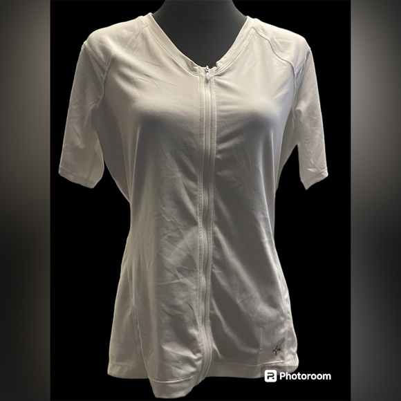 NWOT Full Back Support Shirt Women's
Short Sleeve - Picture 3 of 5